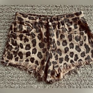 Super cute denim shorts